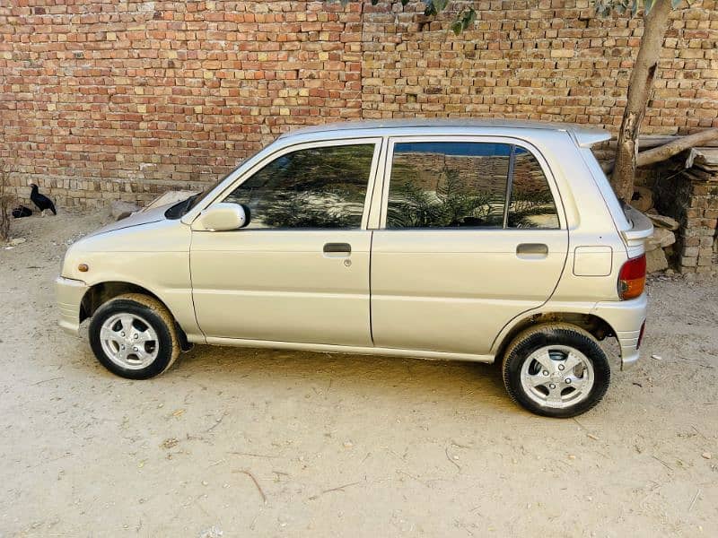 Daihatsu Cuore 2003 9