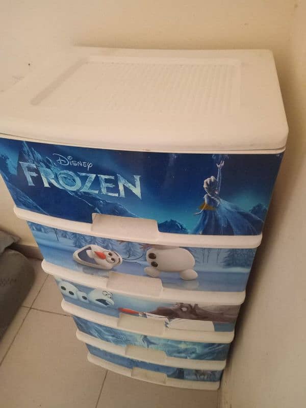 Frozen closet drawer 2