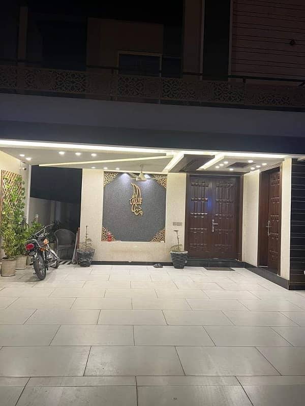 Ten Marla Furnished House in Bahria Town Lahore 3