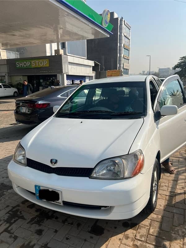 Toyota Platz 2000 0