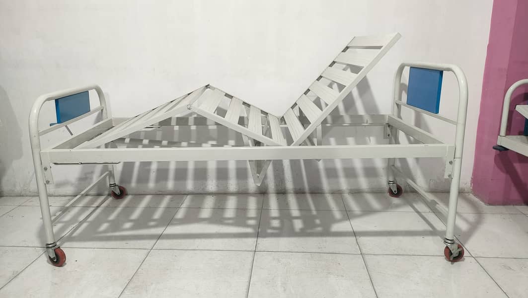 Manufacture Hospital Furniture Medical Bed Patient Bed Surgical Bed 17