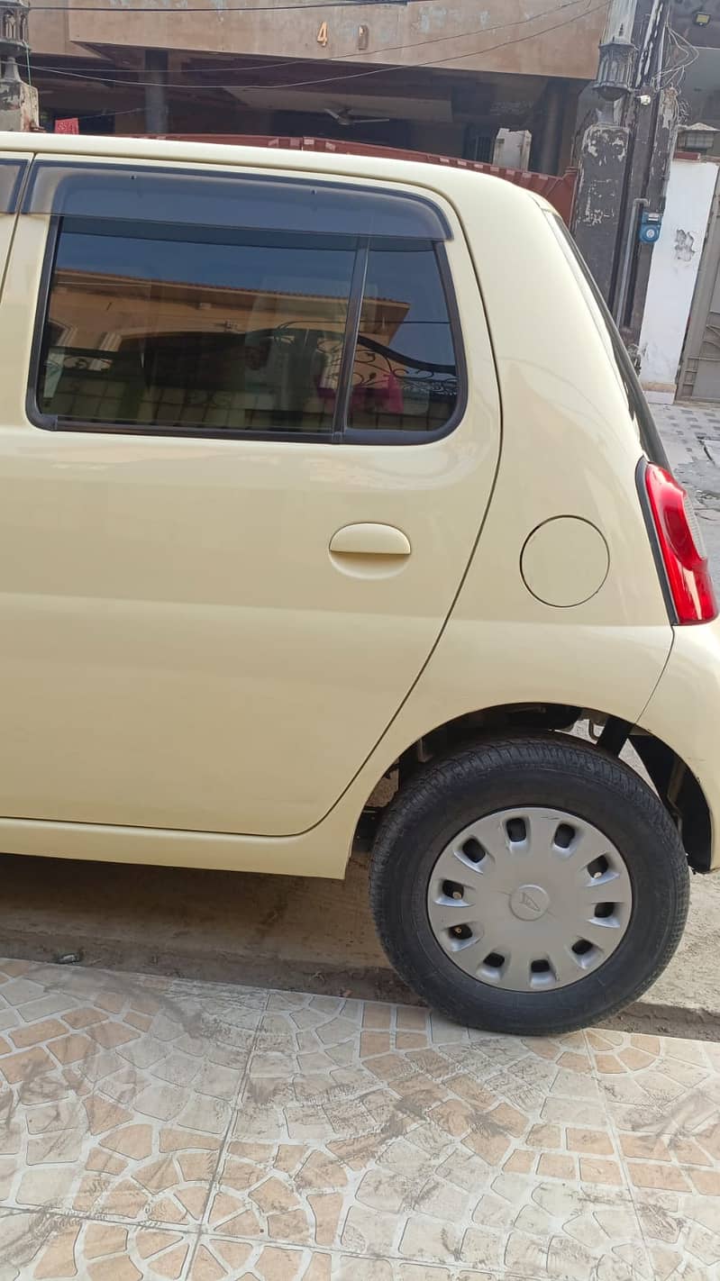 Daihatsu Esse 2011 1