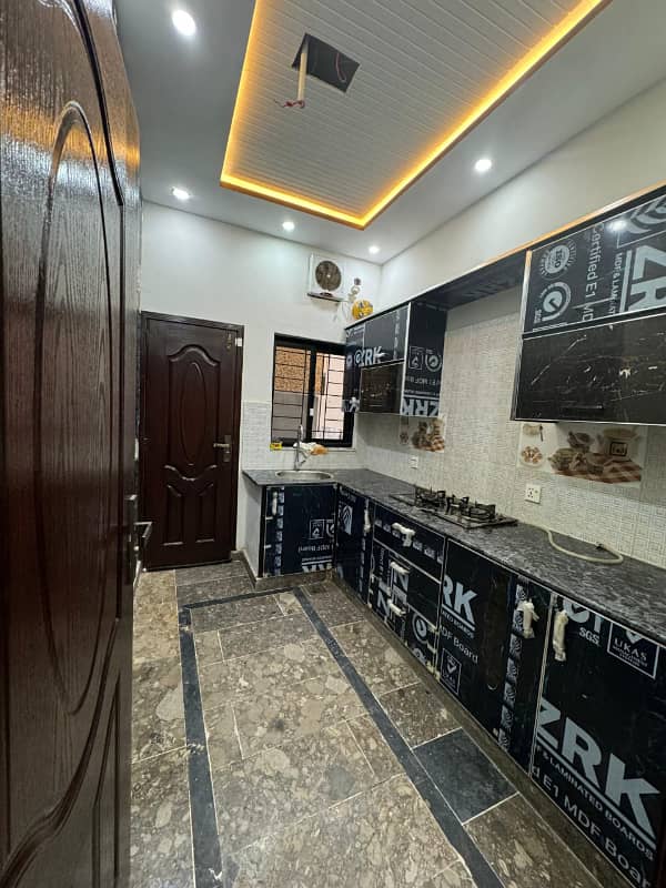 Like Brand New 5 Marla Luxury Lower Portion Available For Rent In BB Block Bahria Town Lahore 6