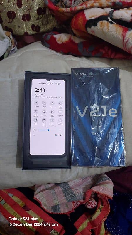 VIVO V21E 0