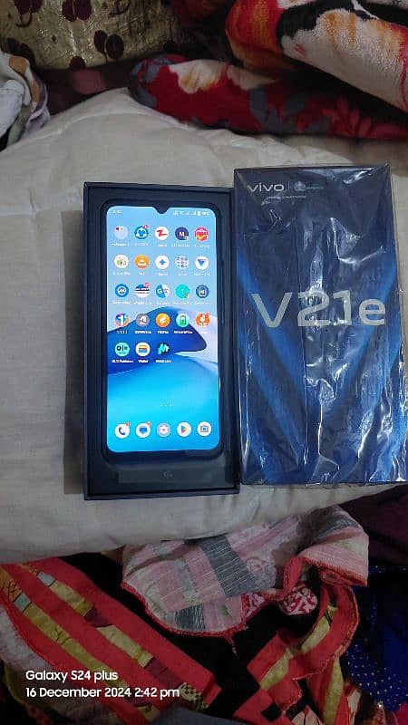 VIVO V21E 3