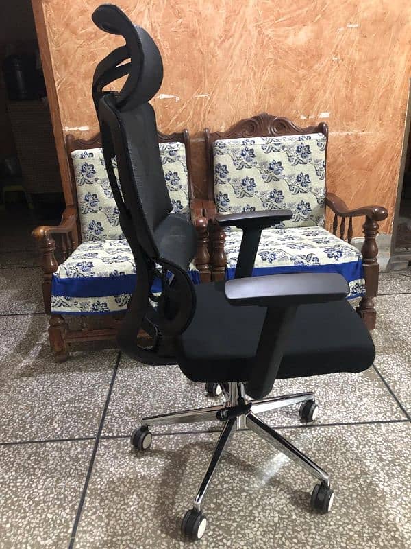 Ergonomic office chair 1