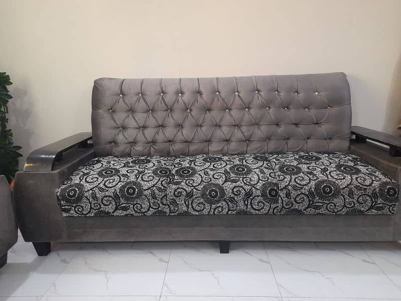 5 Seater sofa Set | Mint Condition 9/10 0