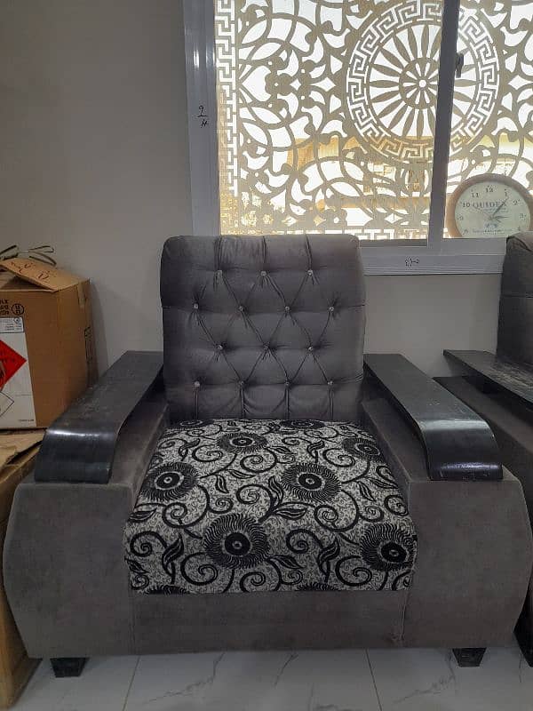 5 Seater sofa Set | Mint Condition 9/10 2