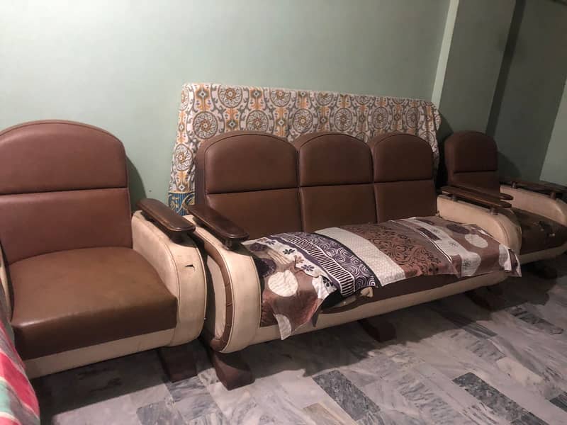 3 Seater Sohfa Set || Used || Saddar Mobile Market 0