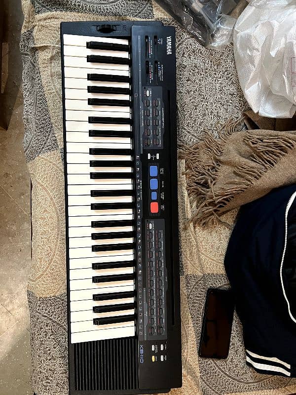 Yamaha KB 110 Piano 5