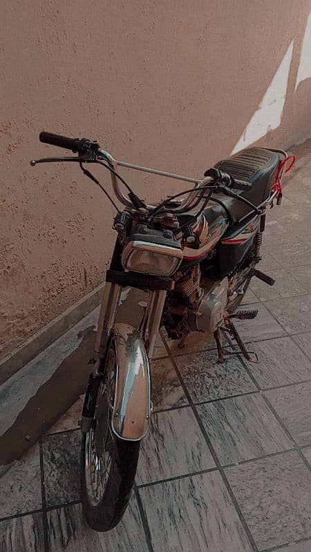 selling Honda 125 1