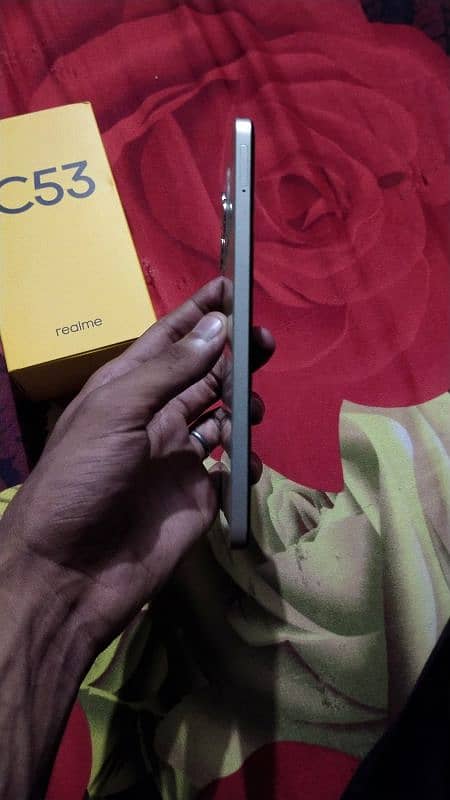 Realme C53 4