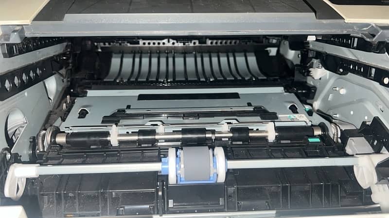 HP LASAER JET402 dne 1