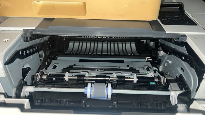 HP LASAER JET402 dne 2