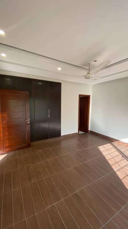 10 Marla Luxury Like Brand New House For Sale In Jasmine Block Sector C Bahria Town Lahore 13