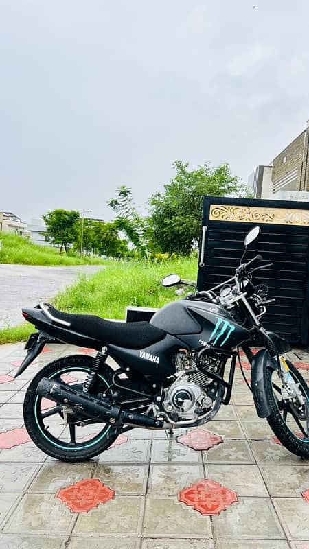 Ybr 125g black 2022 4