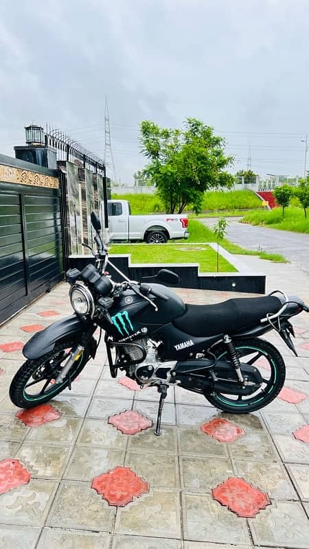 Ybr 125g black 2022 5