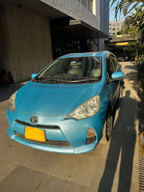 Toyota Aqua G Soft leather fully loaded hybrid vezel fit grande Yaris 3