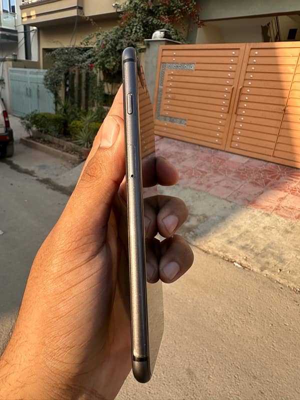 iphone 8 plus 64gb pta approved waterpack 10/10 1