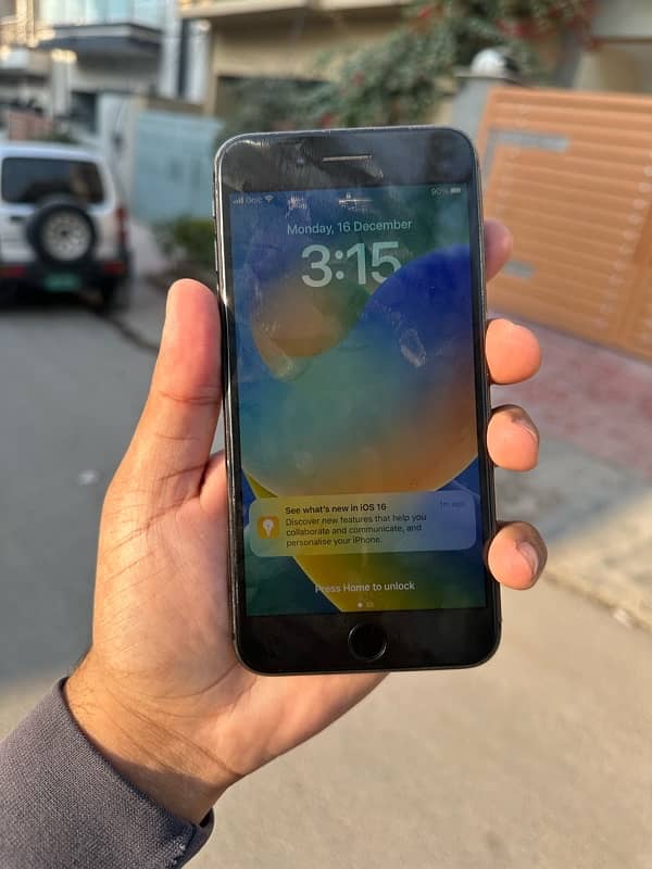 iphone 8 plus 64gb pta approved waterpack 10/10 6