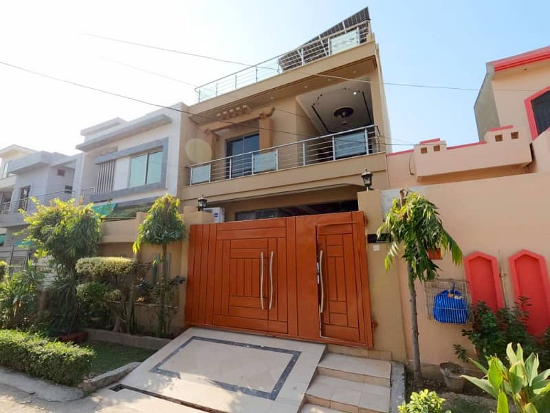 8 Marla House For sale In Rs. 32000000 Only 3