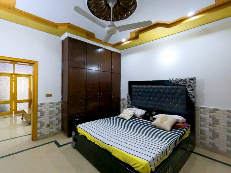 8 Marla House For sale In Rs. 32000000 Only 11