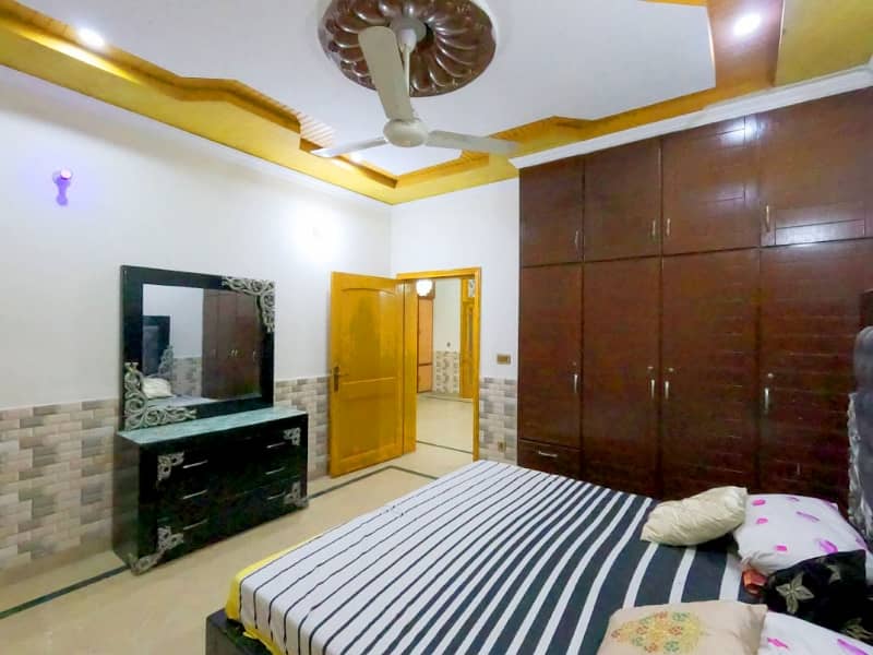 8 Marla House For sale In Rs. 32000000 Only 12