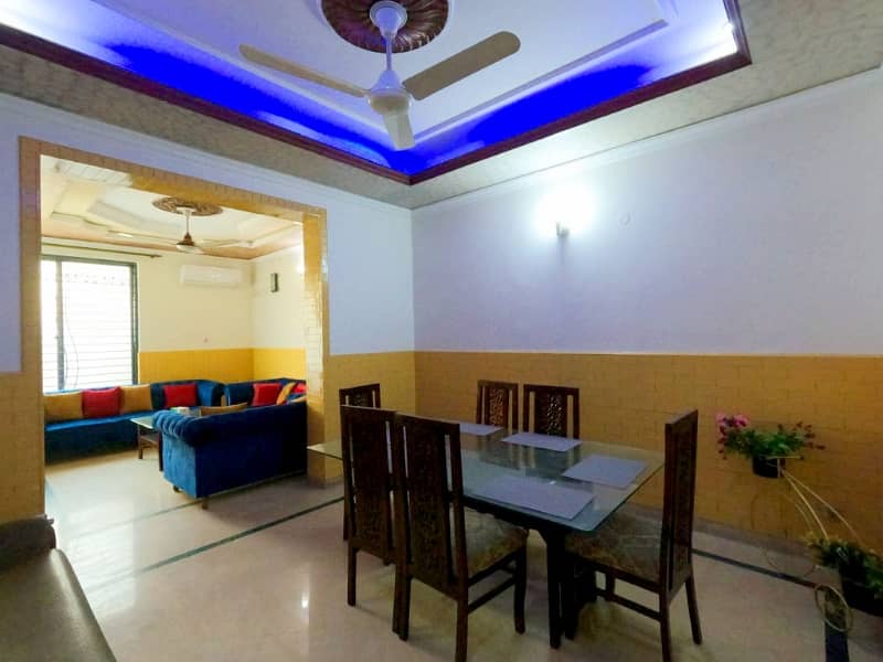 8 Marla House For sale In Rs. 32000000 Only 16