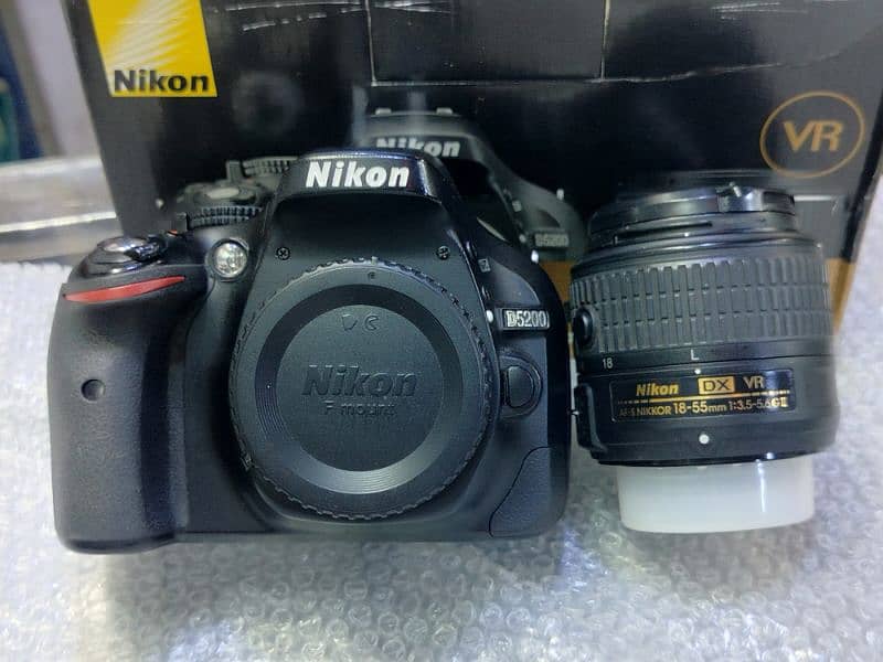 Nikon D5200 | New | 18-55mm lens VR II 0