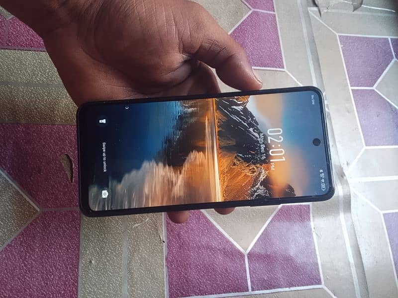 Infinix hot 40i 8 128 1