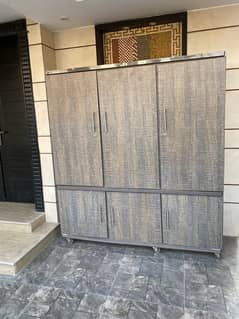 Wardrobe 3 doors with separate trolly