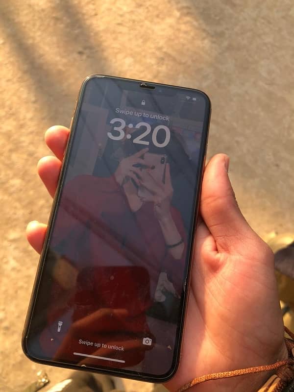 iphone xs max new condition 2