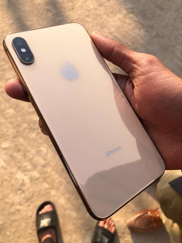 iphone xs max new condition 4