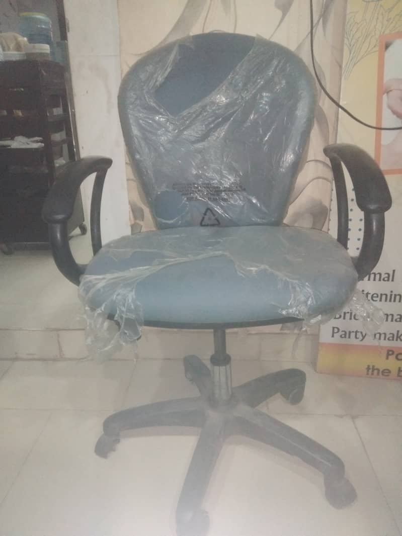 Office chair 0