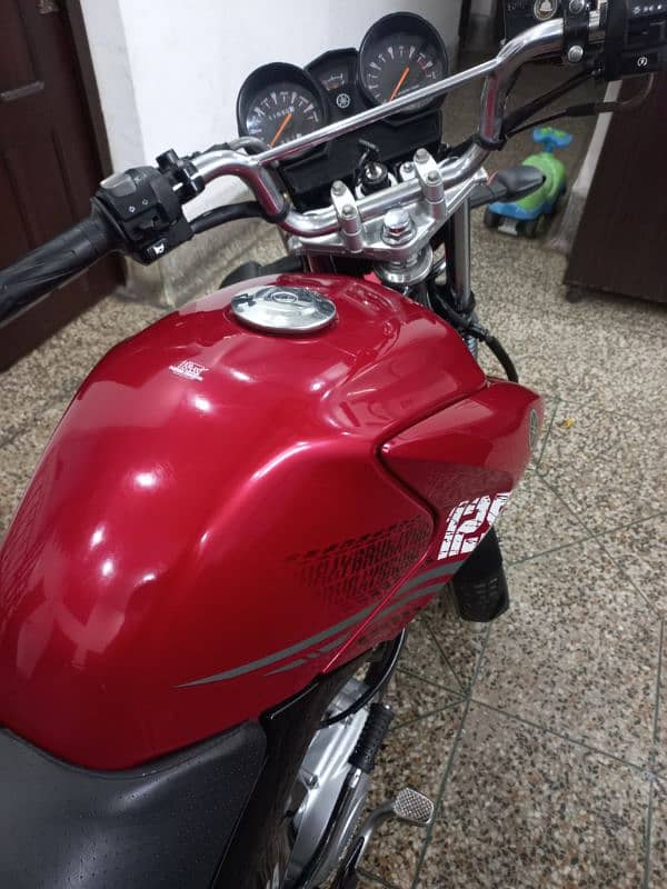 Yamaha YBR 125G model 2023 12