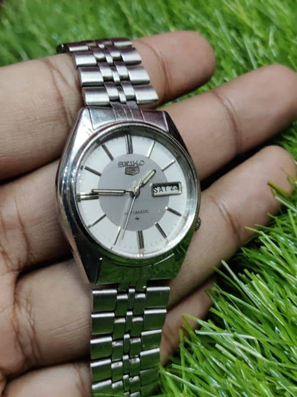 men watch 1