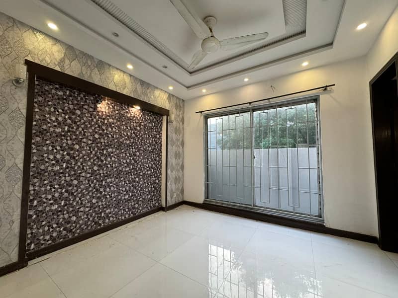 5 Marla Full House For Rent In DHA Phase 6 11