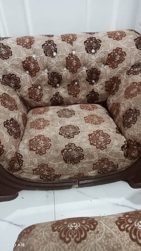 6 Seater Sofa Condition ok Heavy wood h Only Call Location Jaranwala 2