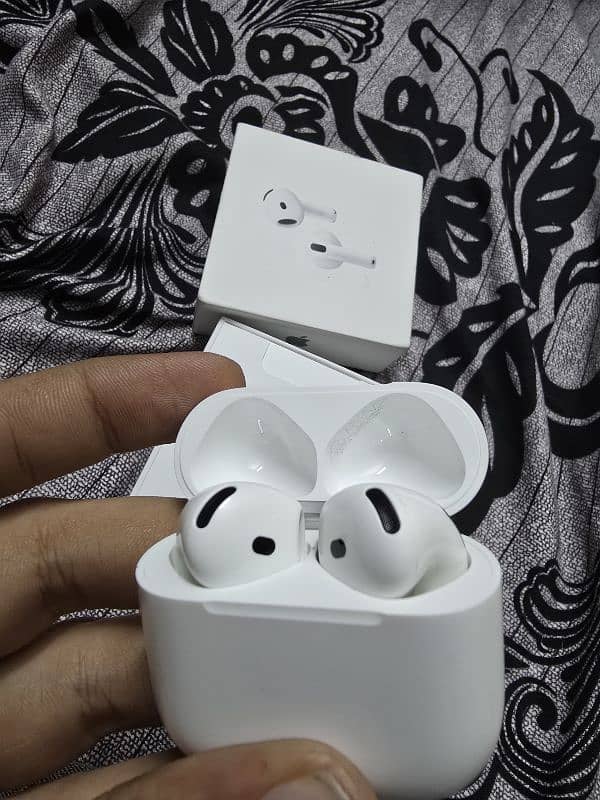 Airpods 4 active noise cancelation just box opened 1