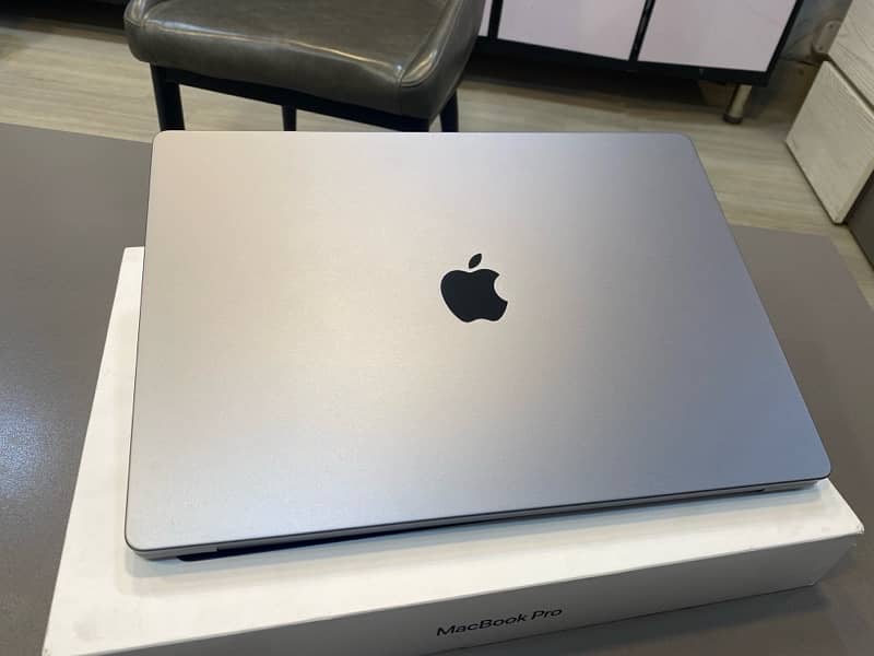 16” MacBook Pro M1-2021 16/512 10