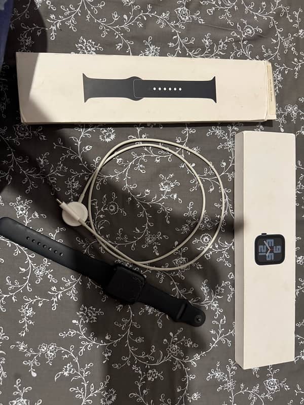 Apple Watch SE2 2022 2nd Generation Complete Saman Original 3