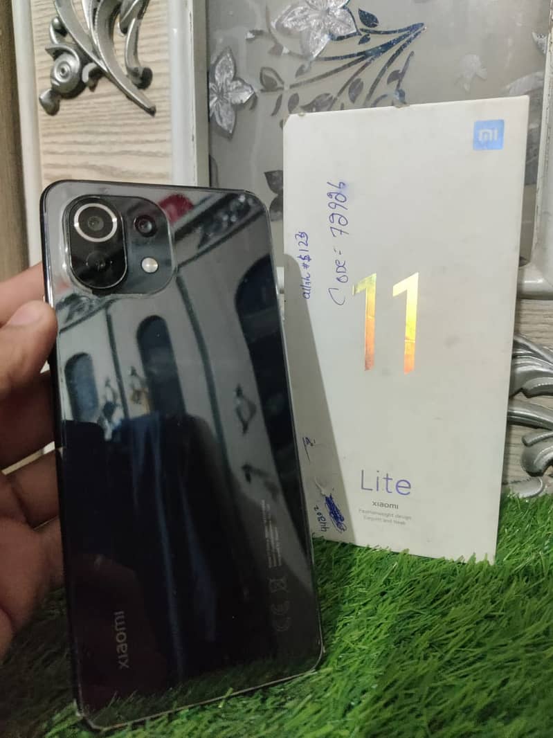 Xiaomi Mi 11 lite 6/128. / OnePlus 7 pro 8/256 7