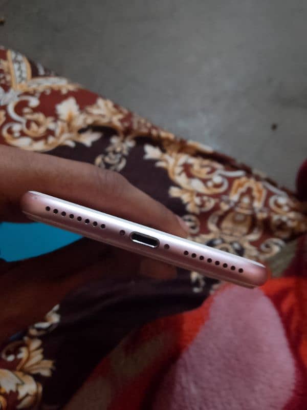 iphone 7plus condition 10/9 non pta 3