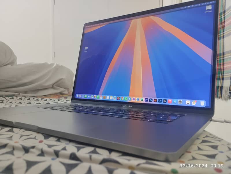 MacBook Pro 2019-16 Display-32/1TB SSD-50CC 6