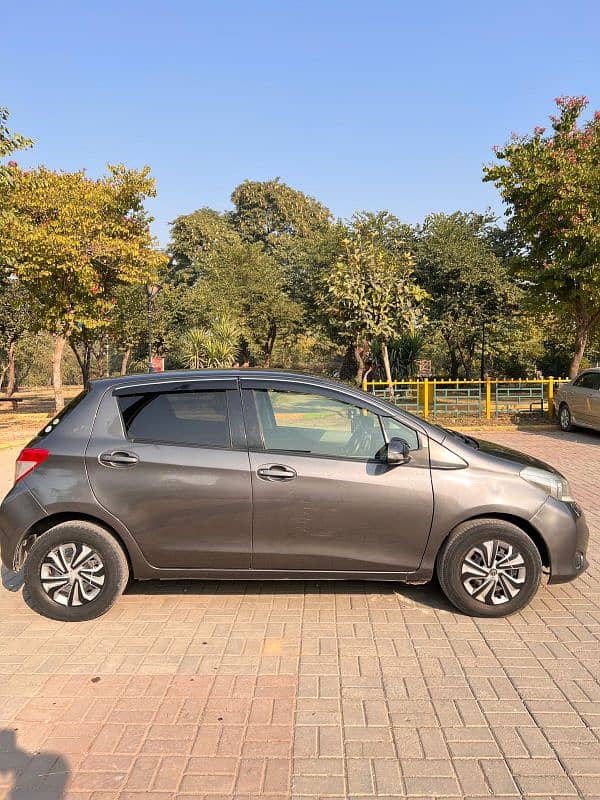 Toyota Vitz 2012, Islamabad registered for sale 6