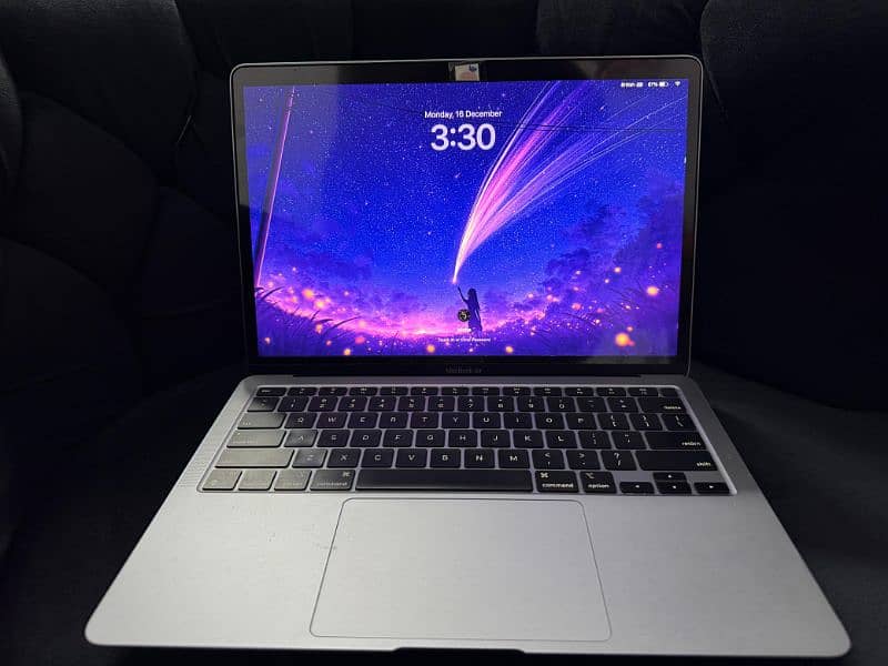 Macbook Air M1 2020 used for sale 1