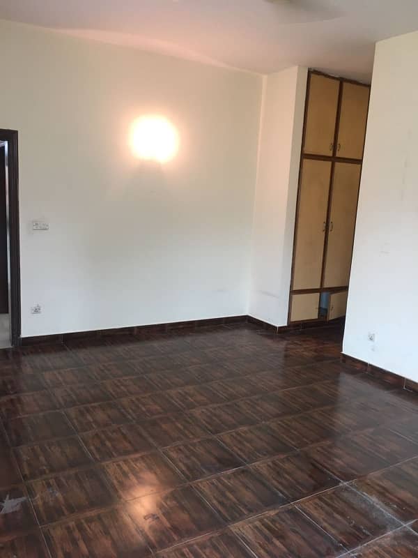 2 KANAL UPPER PORTION IS AVAILABLE FOR RENT IN JOHAR TOWN LAHORE 5