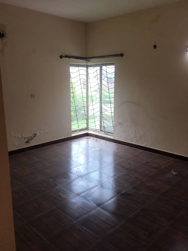 2 KANAL UPPER PORTION IS AVAILABLE FOR RENT IN JOHAR TOWN LAHORE 10