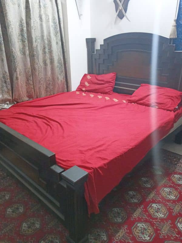 King bed with spring mattress 0