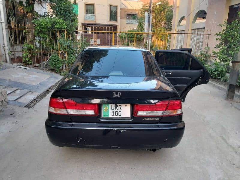 Honda Accord 2001 4